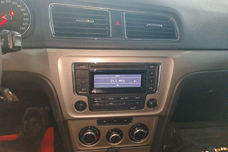 Used Volkswagen Lavida 2013 Restyled Classic 1.6L Automatic Comfort Edition