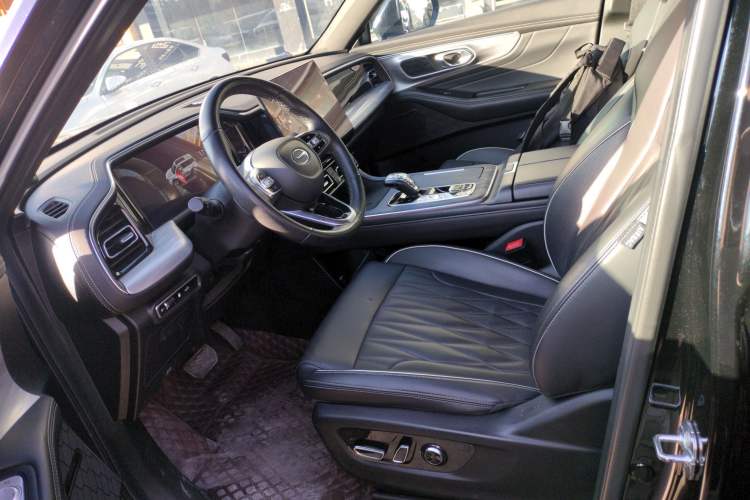 Used GAC Trumpchi GS8 2022 Linghang Series 2.0 TGDI Two-Wheel-Drive Luxury Smart Connectivity Version (7 Seats)