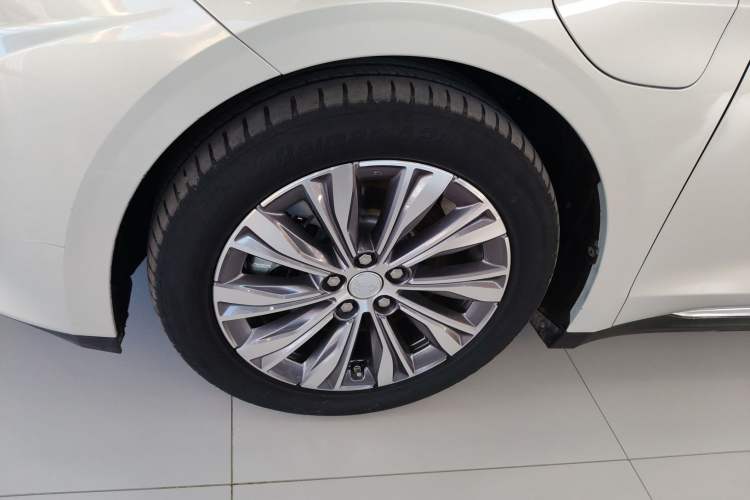 Used Hongqi E-QM5 2022 431 km Charge & Enjoy Edition
