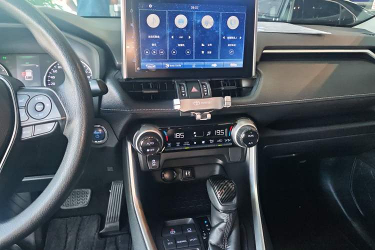 Used Toyota Wildlander 2020 Dual-Engine 2.5L E-CVT Two-Wheel Drive Luxury Edition
