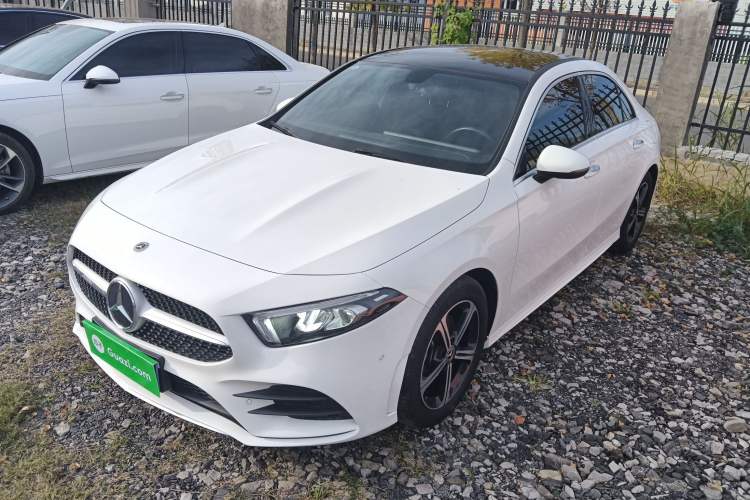 Used Mercedes-Benz A-Class 2022 Revised Version A 200 L Sport Sedan Fashionable Style

