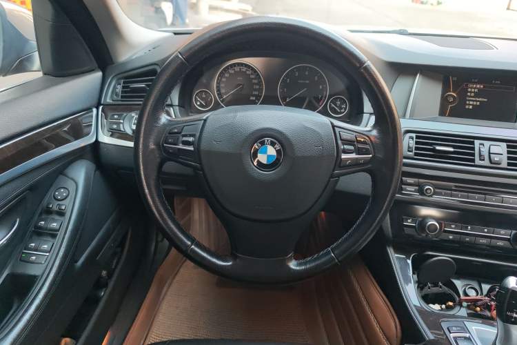 Used BMW 5 Series 2014 525Li Leading Model
