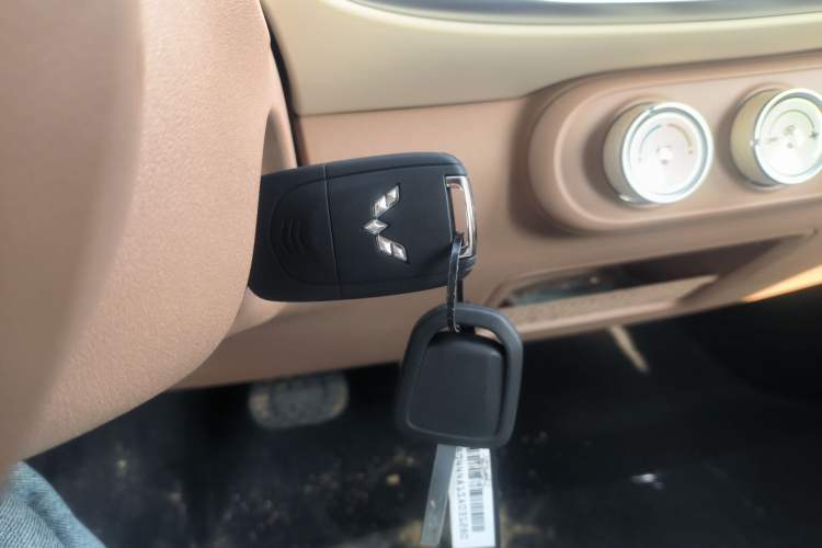 Used Wuling Hongguang MINIEV 2025 Four-Door Version Advanced Edition