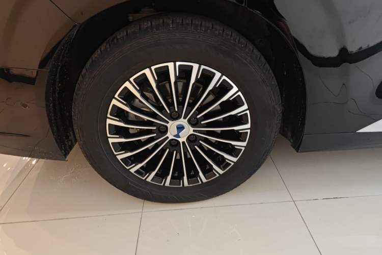 Used Denza D9 2022 DM-i 970 Four-Wheel Drive Flagship Model
