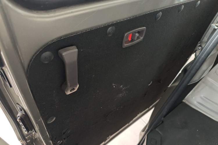 Used FORTHING Lingzhi 2022 M5L 1.6L Utility Model 7 Seats
