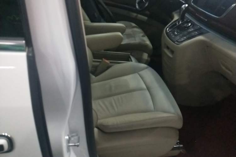 Used Buick GL8 2018 28T Luxury Model China VI Standard
