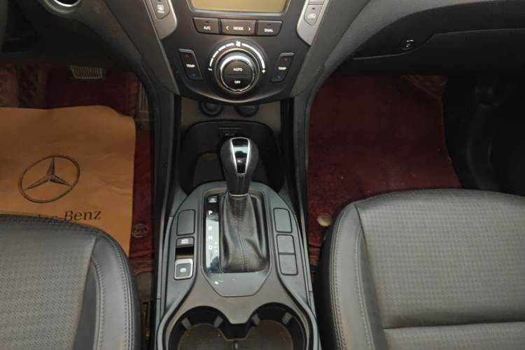 Used Hyundai Santa Fe 2013 2.4L Automatic Two-Wheel Drive Smart Version
