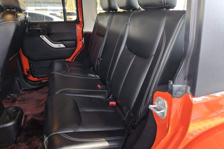 Used  Wrangler 2015 3.0L Sahara Four-Door Edition