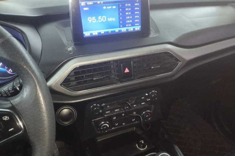 Used Dongfeng Fengon S560 2018 1.8L Manual Comfort 5-Seater China V Standard
