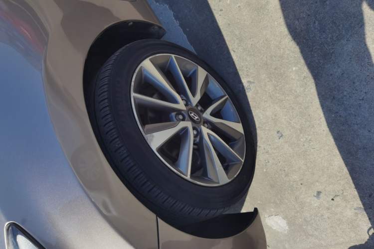 Used Hyundai Elantra 2015 1.6L Automatic Leading Model