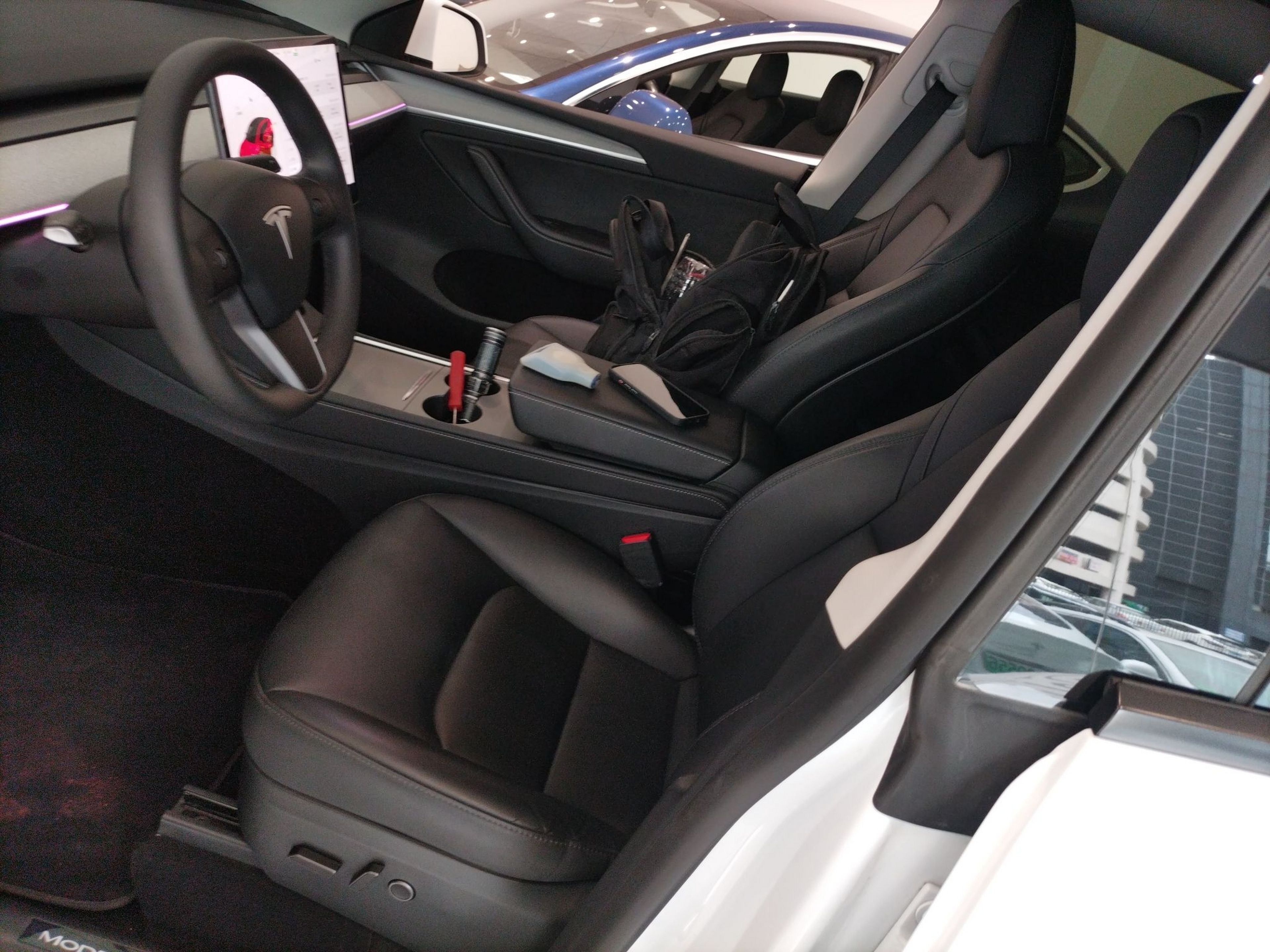 Переднее сиденье в автомобиле