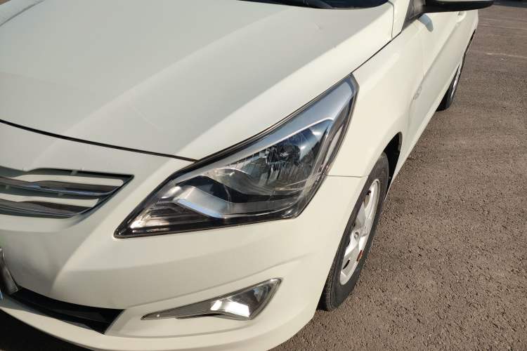 Used Hyundai Verna Ray 2016 1.4L Automatic Leading-Edge GLX
