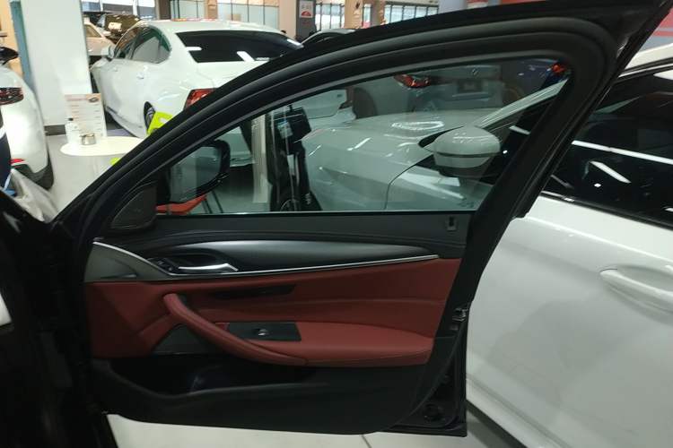 Used BMW 5 Series New Energy 2022 Revised Version 3 535Le Pioneer Edition M Sport Package
