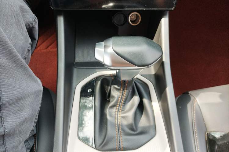 Used Dongfeng Aeolus Yixuan 2023 Mach Edition 1.5L Automatic Chasing Shadow Version
