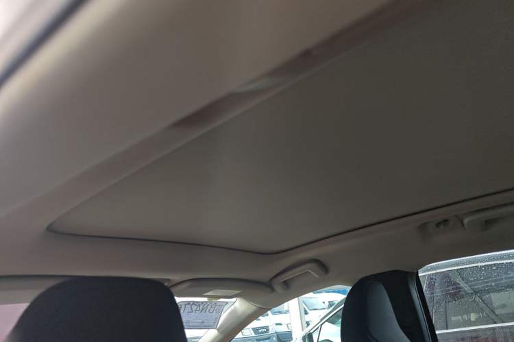 Used Volvo V40 2017 T3 Smart Edition