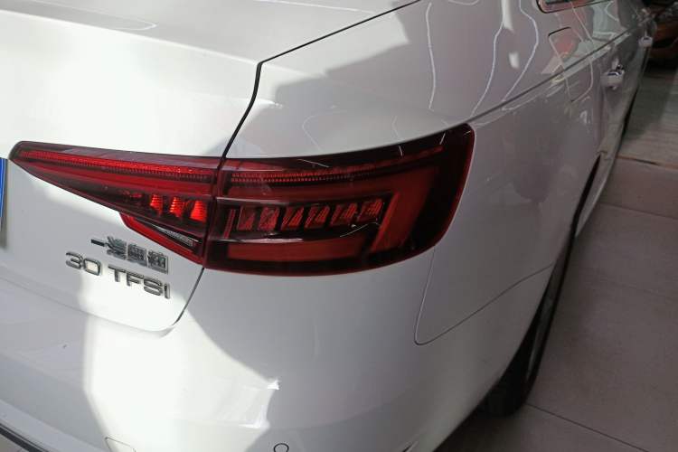 Used Audi A4L 2018 30th Anniversary Edition 30 TFSI Ambition Model