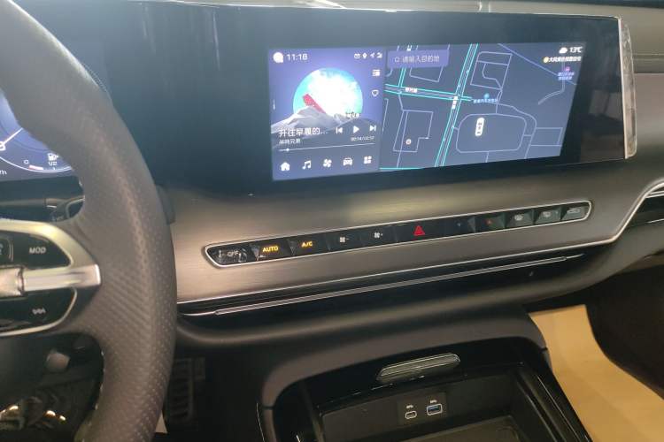 Used Hongqi H9 2024 2.0T Qixiang Private Style Edition
