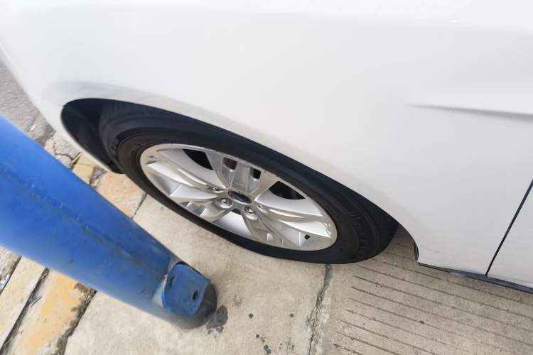 Used Ford Focus 2012 Sedan 1.6L Automatic Comfort Model
