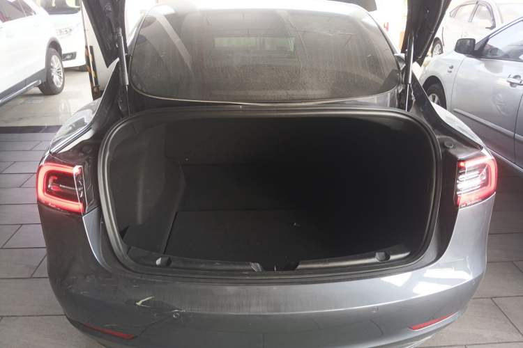 Used Tesla Model 3 2019 Long-Range Rear-Wheel-Drive Version