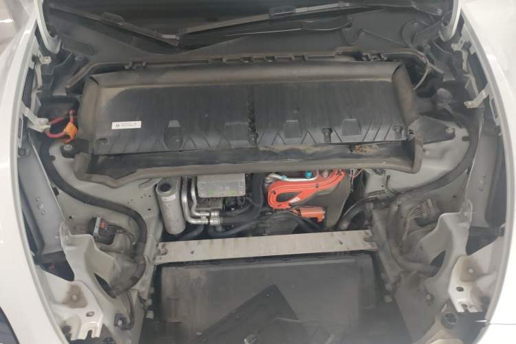 Used Tesla Model Y 2022 Long-Range All-Wheel-Drive Version
