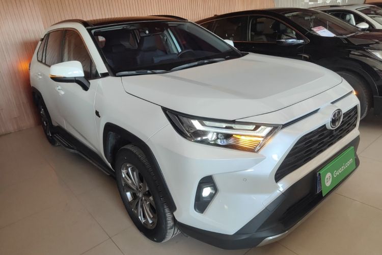 Used Toyota RAV4 2023 2.0L CVT Two-Wheel Drive 20th Anniversary Platinum Edition
