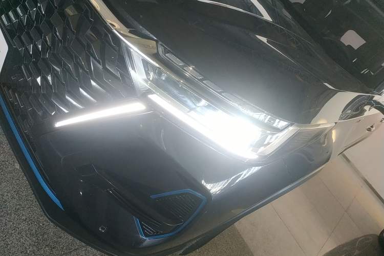 Used Chery Tiggo 8 PRO New Energy 2023 Champion Edition 1.5T 100km Glory Version
