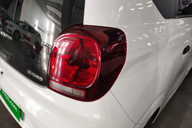 Used Roewe Clever 2021 302 km New Four-Seater Super-Efficient Version
