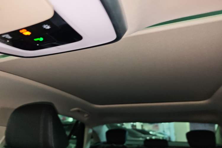 Used Hongqi H5 2024 2.0T Automatic Smart Connect Flagship Edition
