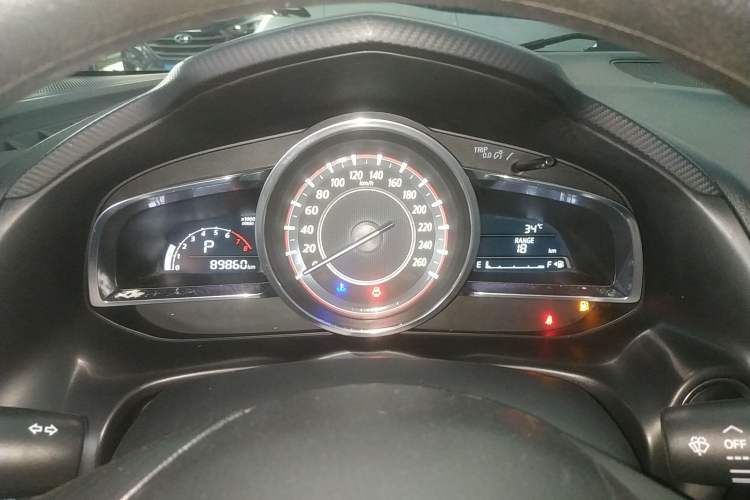 Used Mazda Mazda 3 Axela 2016 Sedan 1.5L Automatic Luxury Model
