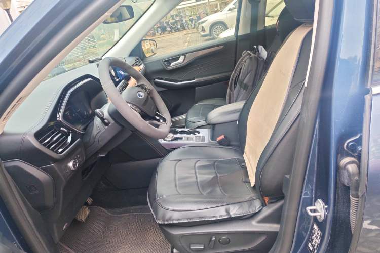 Used Ford Escape 2020 EcoBoost 245 Four-Wheel Drive Luxury Edition
