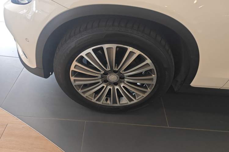 Used Mercedes-Benz GLC 2016 GLC 260 4MATIC Luxury Model