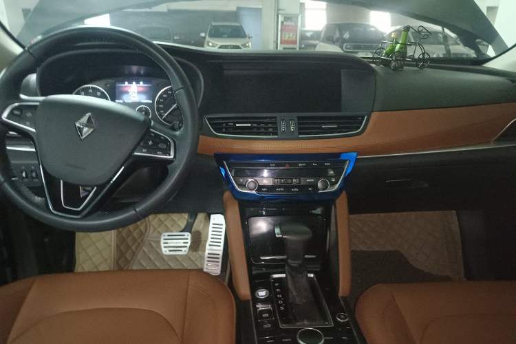 Used BORGWARD BX7 2016 28T Two-Wheel Drive Luxury Version 5 Seats
