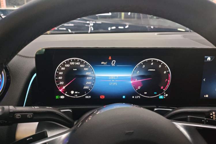 Used Mercedes-Benz GLB 2024 GLB 220 4MATIC
