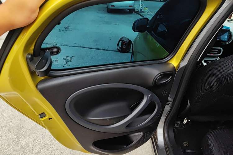 Used  forfour 2016 1.0L 52 kW Dynamic Edition
