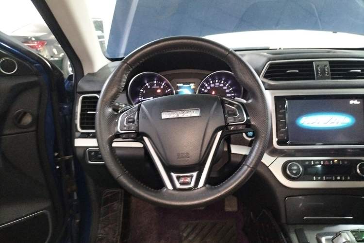 Used Haval H6 Coupe 2017 Red-Label 2.0T Automatic Two-Wheel Drive Urban Model
