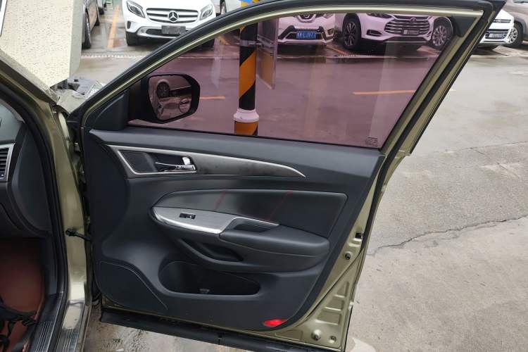 Used Changan CS75 2016 1.8T Automatic Elite Model China V Standard
