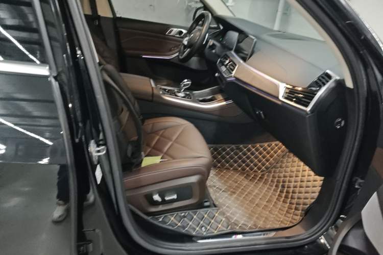 Used BMW X5 2022 Restyled xDrive 30Li Luxury Version M Sport Package