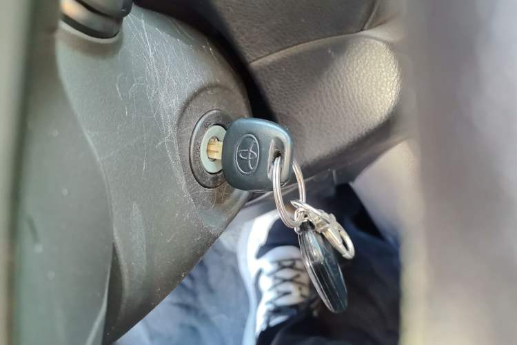 Used Toyota YARiS L 2015 1.5G Automatic Xuan Dong Sunroof Special Edition
