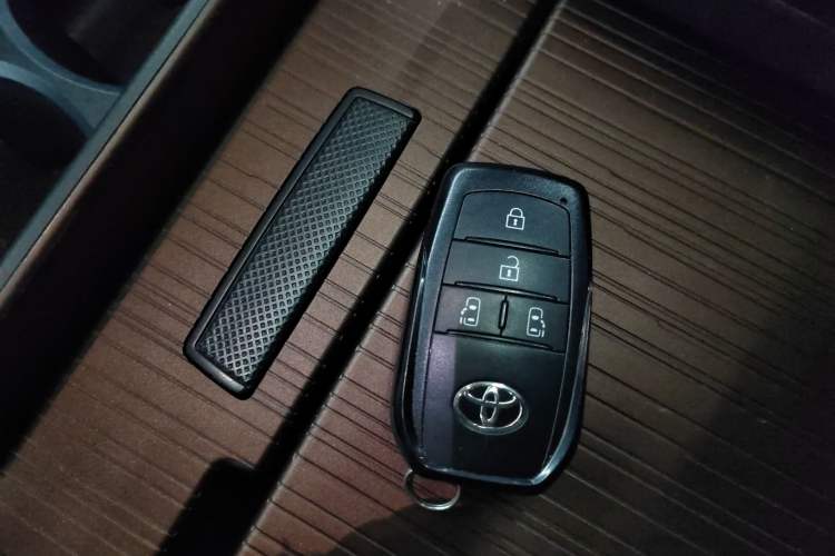 Used Toyota Sienna 2024 2.5L Hybrid Comfort Edition