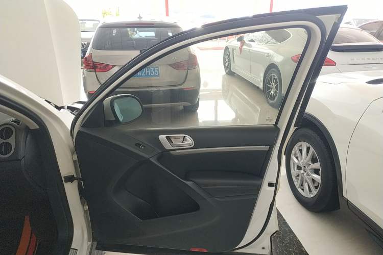 Used Volkswagen Tiguan 2013 1.8 TSI Automatic All-Wheel Drive Luxury Model
