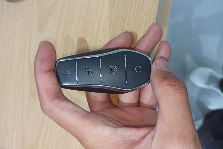 Used BYD Qin L 2025 DM-i Smart Drive 120KM Excellence Model