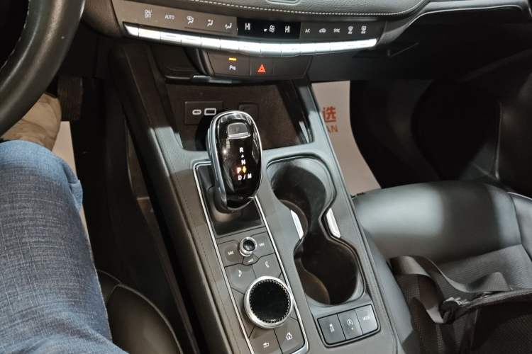 Used Cadillac XT4 2021 28T Two-Wheel Drive Tech Edition
