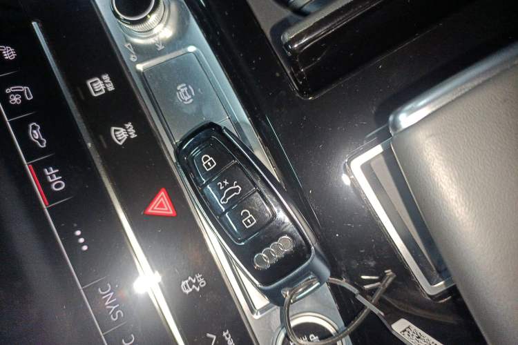 Used Audi Q7 2022 55 TFSI quattro S line Sport model
