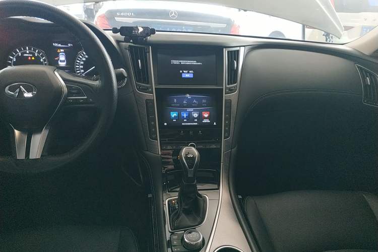 Used Infiniti Q50L 2018 2.0T Enjoyment Version China VI Standard