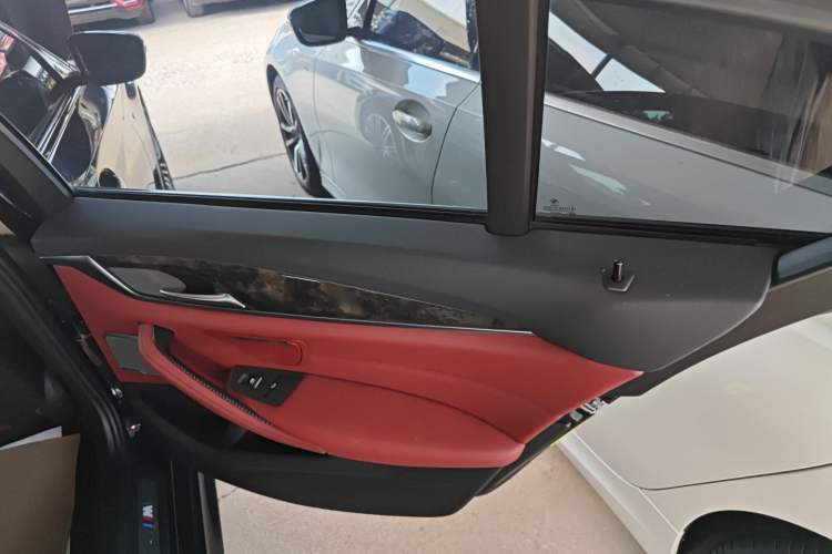 Used BMW 5 Series 2018 530Li Leading Model M Sport Package
