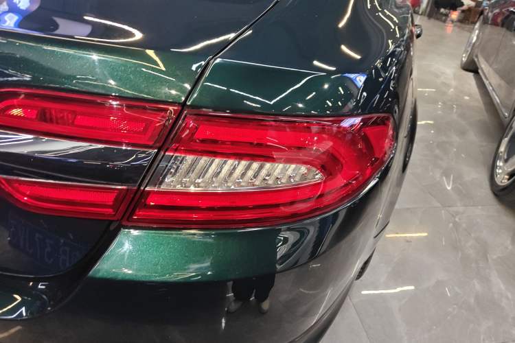 Used Jaguar XF 2015 XF 2.0T Luxury Edition
