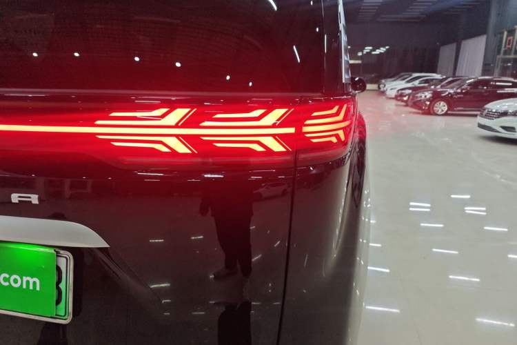 Used Denza D9 2024 DM-i 980 Four-Wheel Drive Prestige Model
