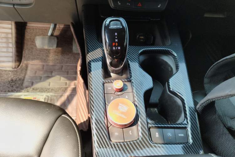 Used Cadillac XT4 2020 28T Two-Wheel-Drive Leading Version