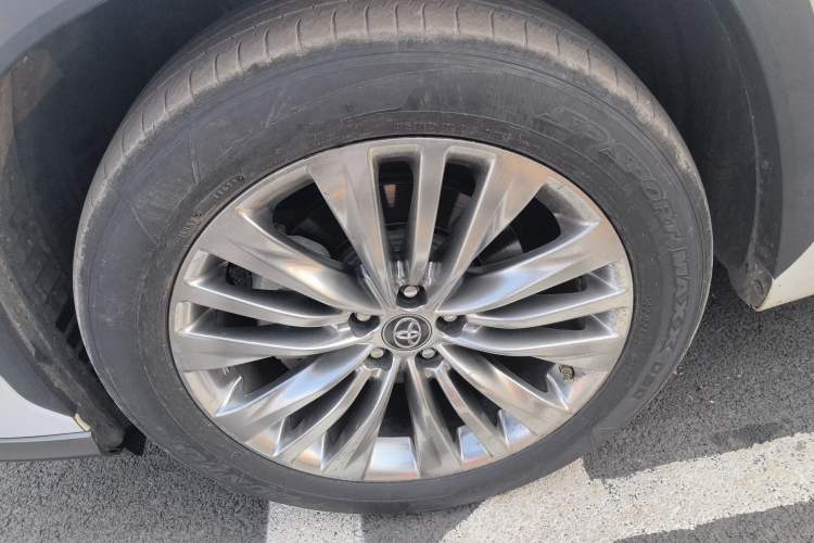 Used Toyota Highlander 2022 Dual-Engine 2.5L Four-Wheel Drive Prestige Version 7 Seats