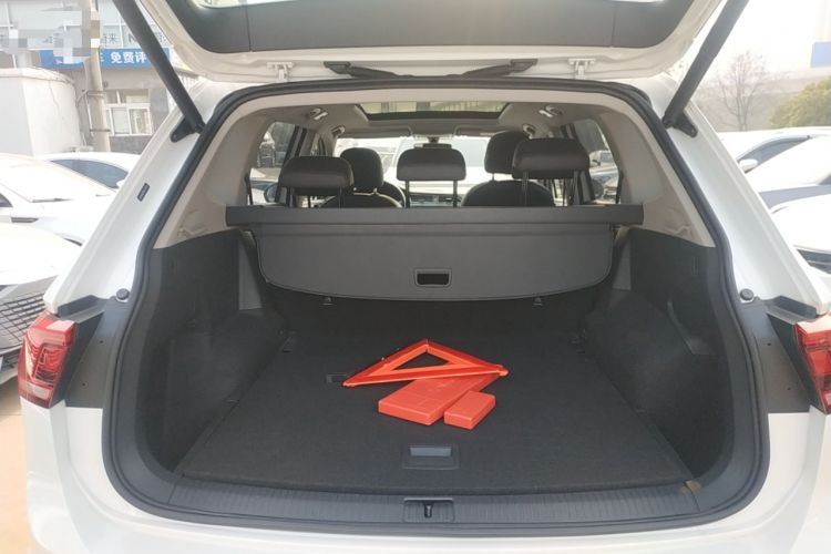 Used Volkswagen Tiguan L 2019 Revised 330TSI Automatic Two-Wheel Drive Smart & Luxury Edition China VI Standard